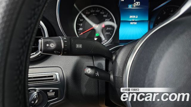 Mercedes-Benz C-Class 2020 — photo 13