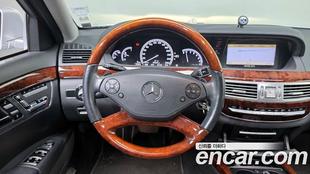 Mercedes-Benz S-Class 2010 — photo 13