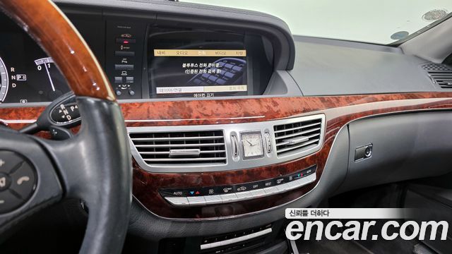 Mercedes-Benz S-Class 2010 — photo 14