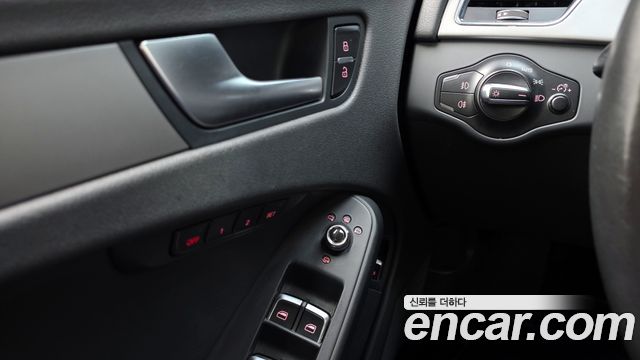 Audi A4 2013 — photo 18