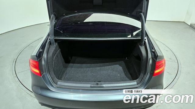 Audi A4 2013 — photo 20