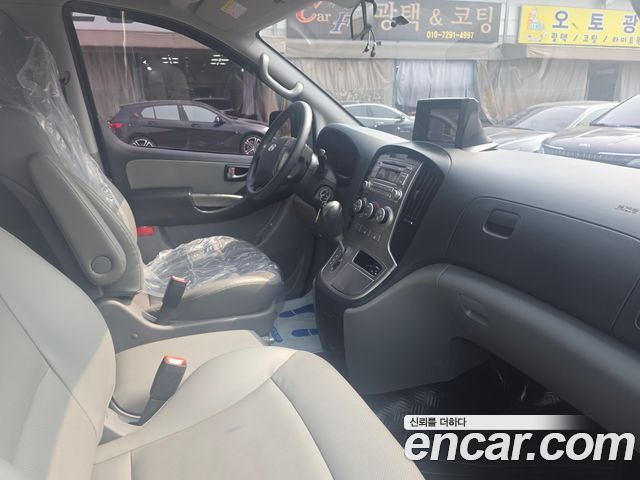 Hyundai Starex 2015 — photo 11