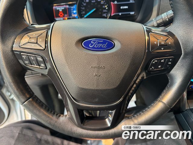 Ford Explorer 2017 — photo 12