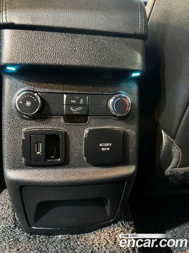 Ford Explorer 2017 — photo 20