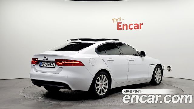 Jaguar XE 2016 — photo 2