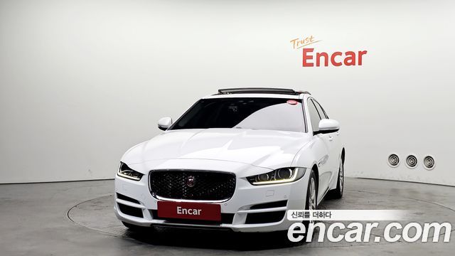 Jaguar XE 2016 — photo 3