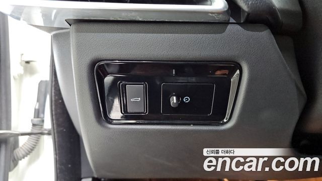 Jaguar XE 2016 — photo 14