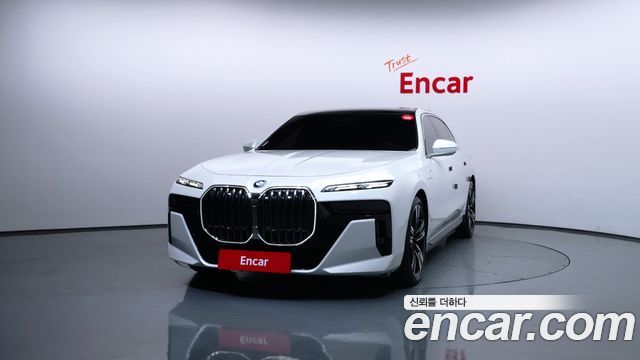 BMW 7-Series 2023 — photo 3