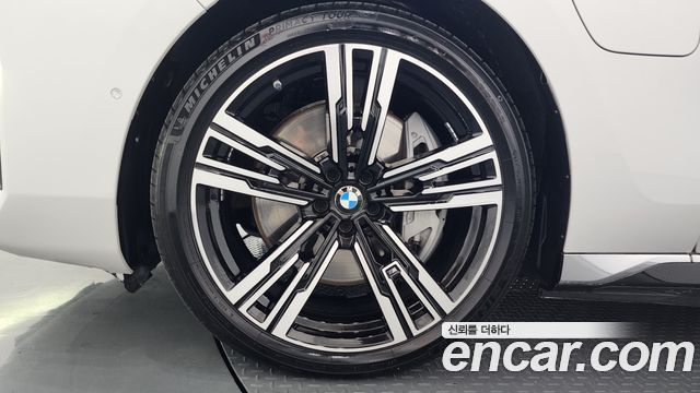 BMW 7-Series 2023 — photo 5