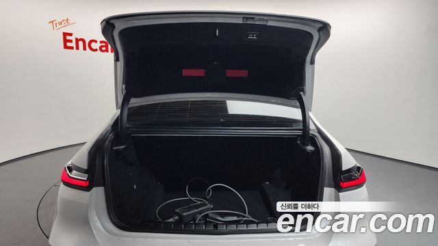 BMW 7-Series 2023 — photo 20