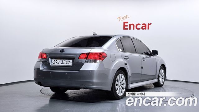 Subaru Legacy 2011 — photo 2