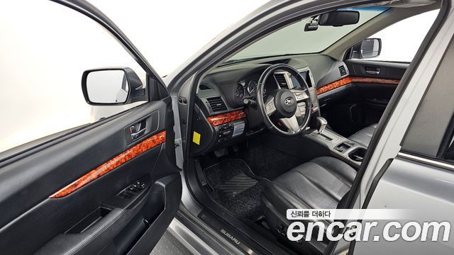 Subaru Legacy 2011 — photo 10