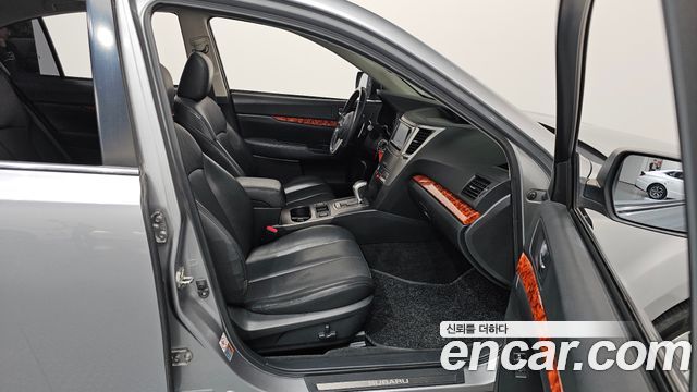 Subaru Legacy 2011 — photo 11