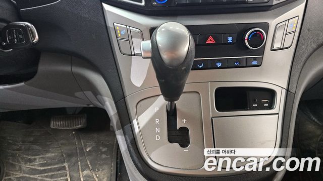 Hyundai Starex 2016 — photo 9