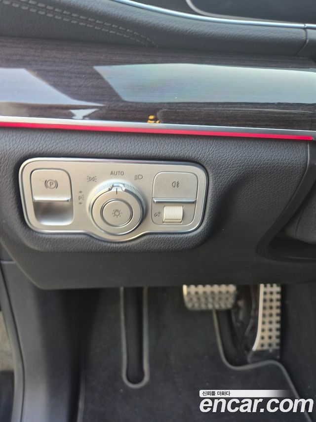 Mercedes-Benz GLE-Class 2021 — photo 7