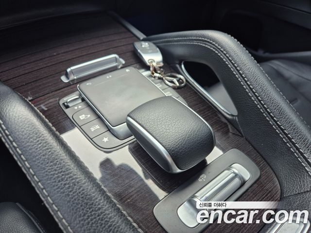 Mercedes-Benz GLE-Class 2021 — photo 17