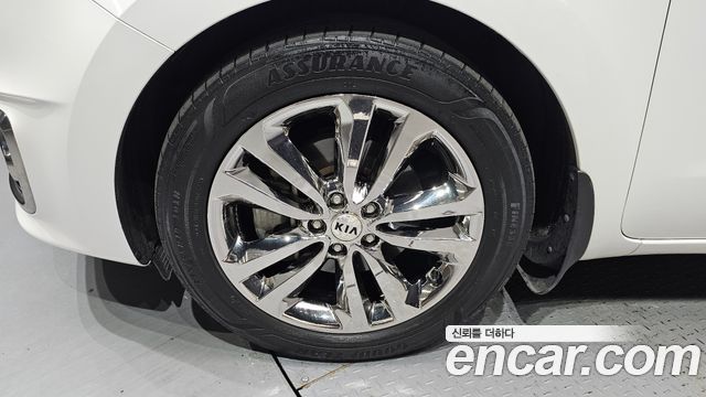 Kia Canival 2017 — photo 5