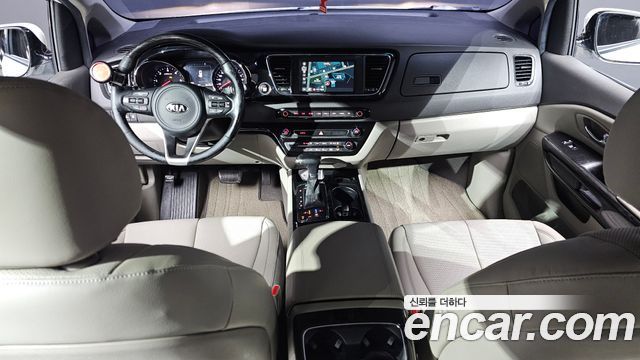 Kia Canival 2017 — photo 7