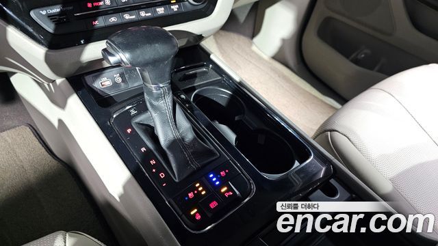 Kia Canival 2017 — photo 9
