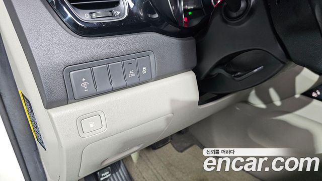 Kia Canival 2017 — photo 13