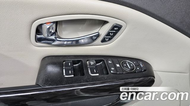 Kia Canival 2017 — photo 18