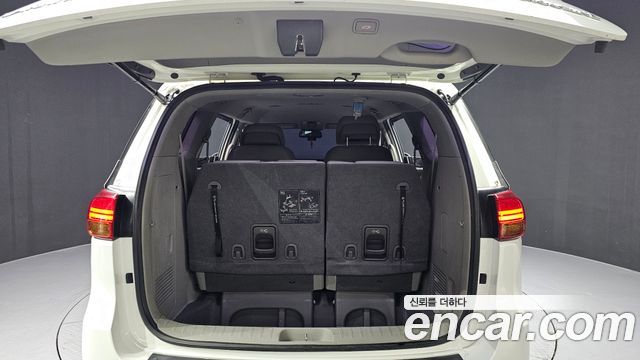 Kia Canival 2017 — photo 20