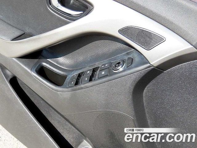 Hyundai AVANTE 2012 — photo 11
