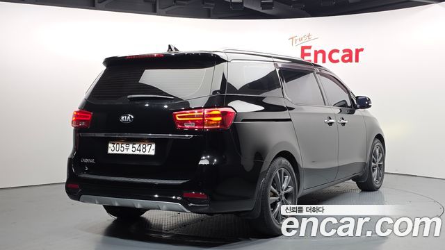 Kia Canival 2019 — photo 2