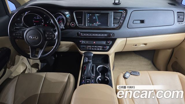 Kia Canival 2019 — photo 7