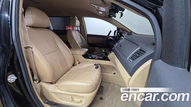 Kia Canival 2019 — photo 10