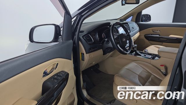 Kia Canival 2019 — photo 11