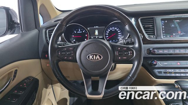 Kia Canival 2019 — photo 14