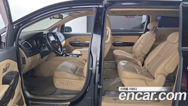 Kia Canival 2019 — photo 17