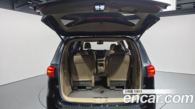 Kia Canival 2019 — photo 20