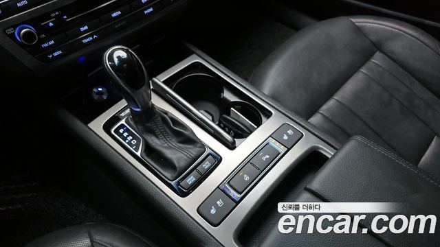 Hyundai Genesis 2016 — photo 9