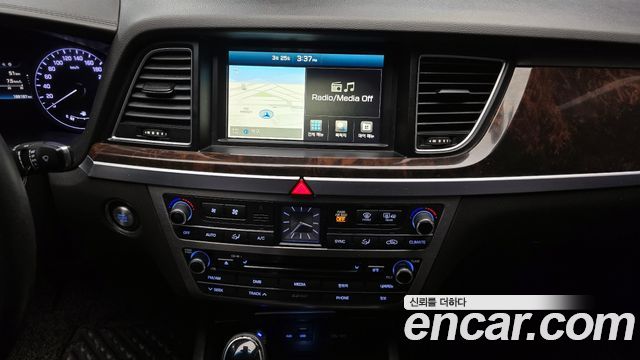 Hyundai Genesis 2016 — photo 15