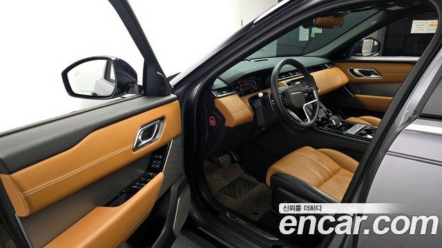 Land Rover Range Rover Velar 2022 — photo 10
