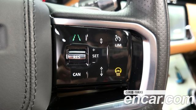 Land Rover Range Rover Velar 2022 — photo 16