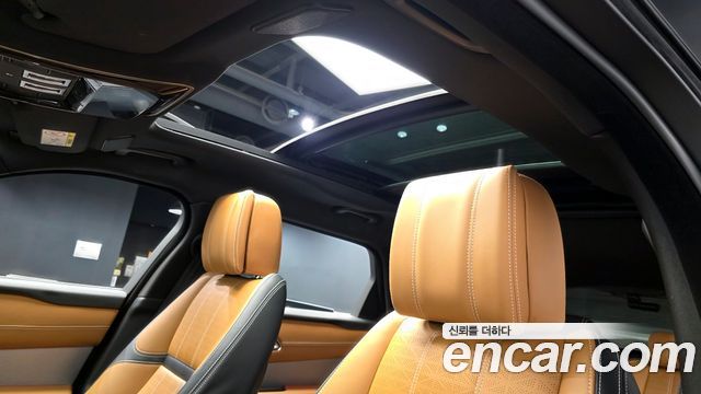 Land Rover Range Rover Velar 2022 — photo 18