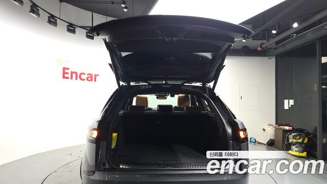 Land Rover Range Rover Velar 2022 — photo 20