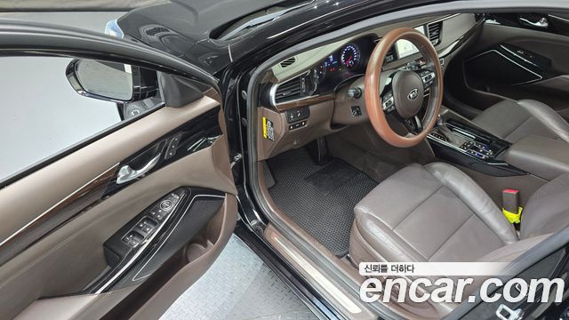 Kia K7 2018 — photo 11