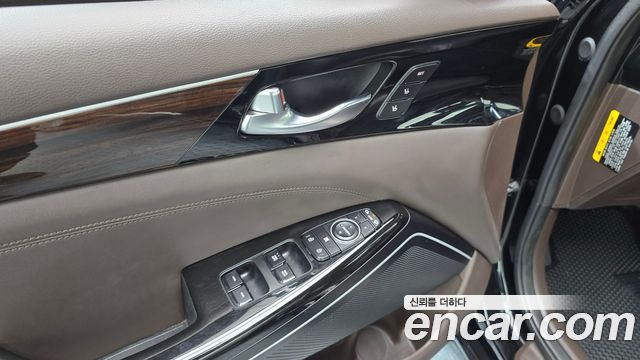Kia K7 2018 — photo 14