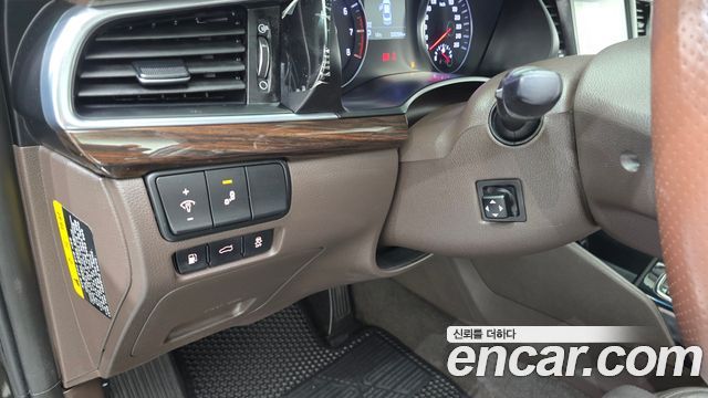 Kia K7 2018 — photo 15