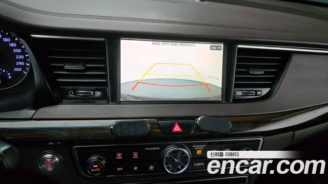 Kia K7 2018 — photo 17