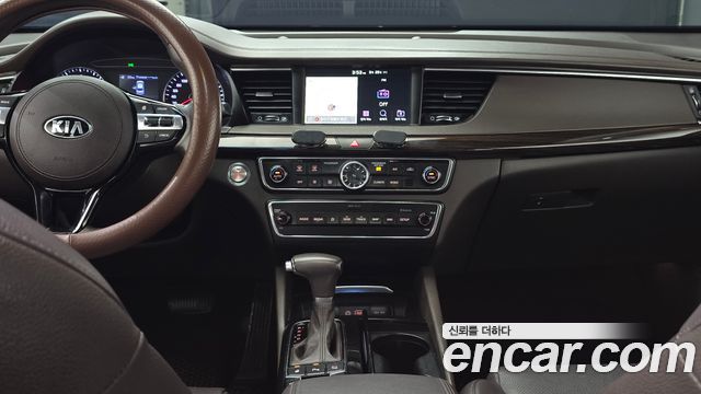 Kia K7 2018 — photo 18