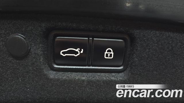 Kia K7 2018 — photo 19