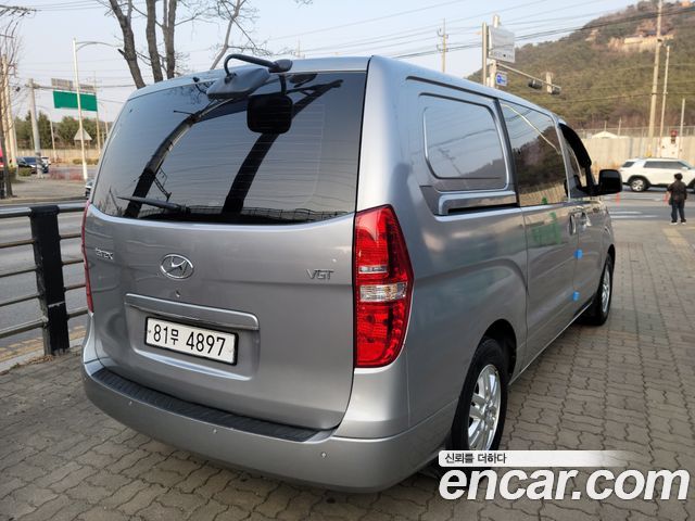Hyundai Starex 2017 — photo 2