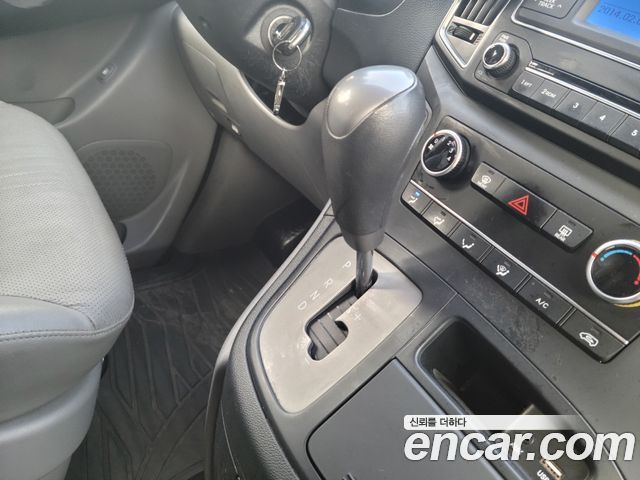 Hyundai Starex 2017 — photo 9