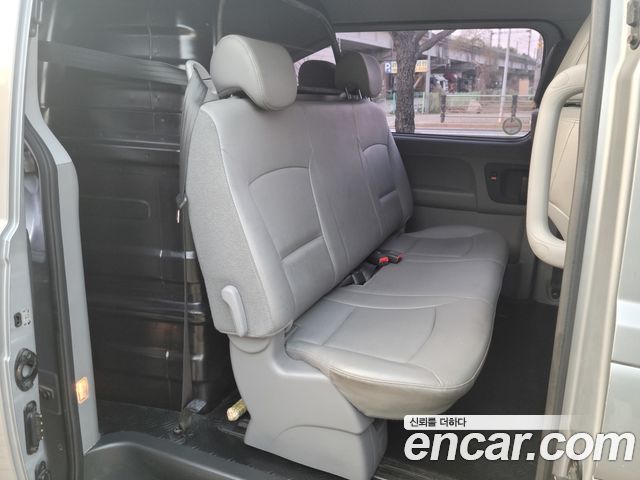 Hyundai Starex 2017 — photo 10