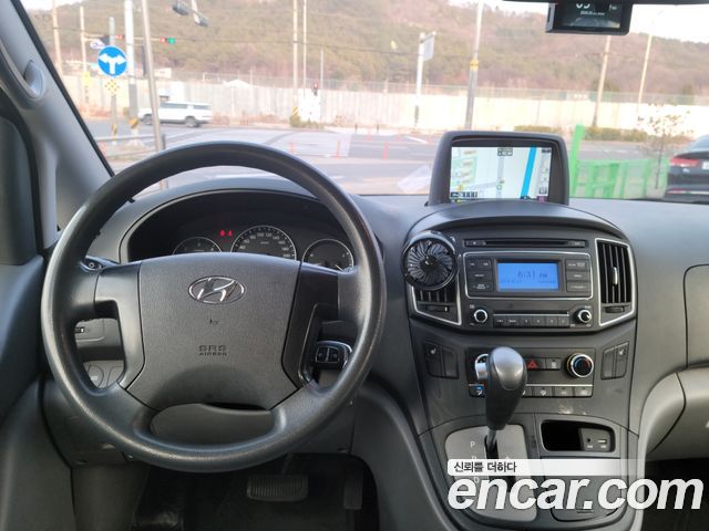 Hyundai Starex 2017 — photo 14